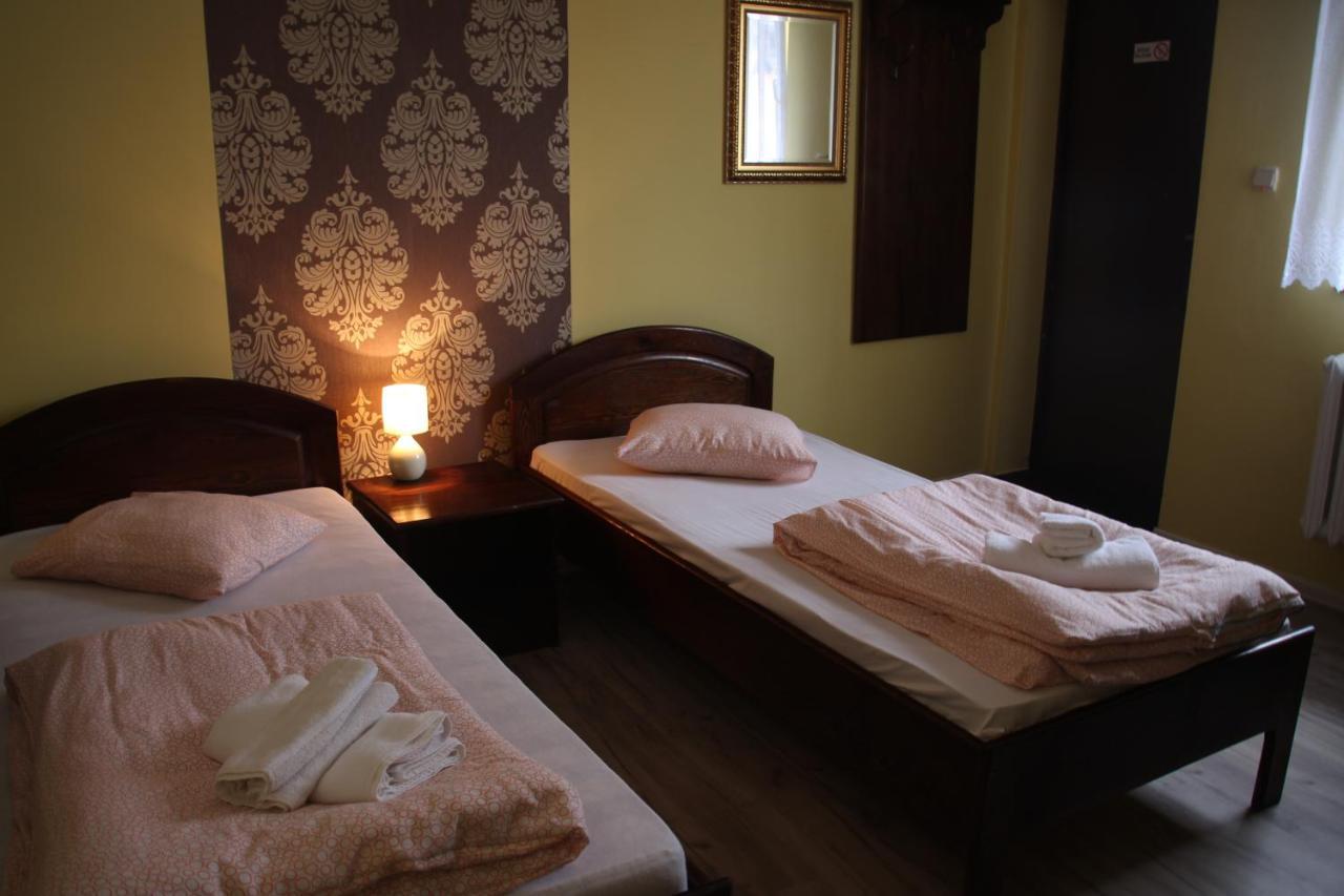 Zajazd Pod Kominkiem - Brzoza Kolo Torunia Exterior foto